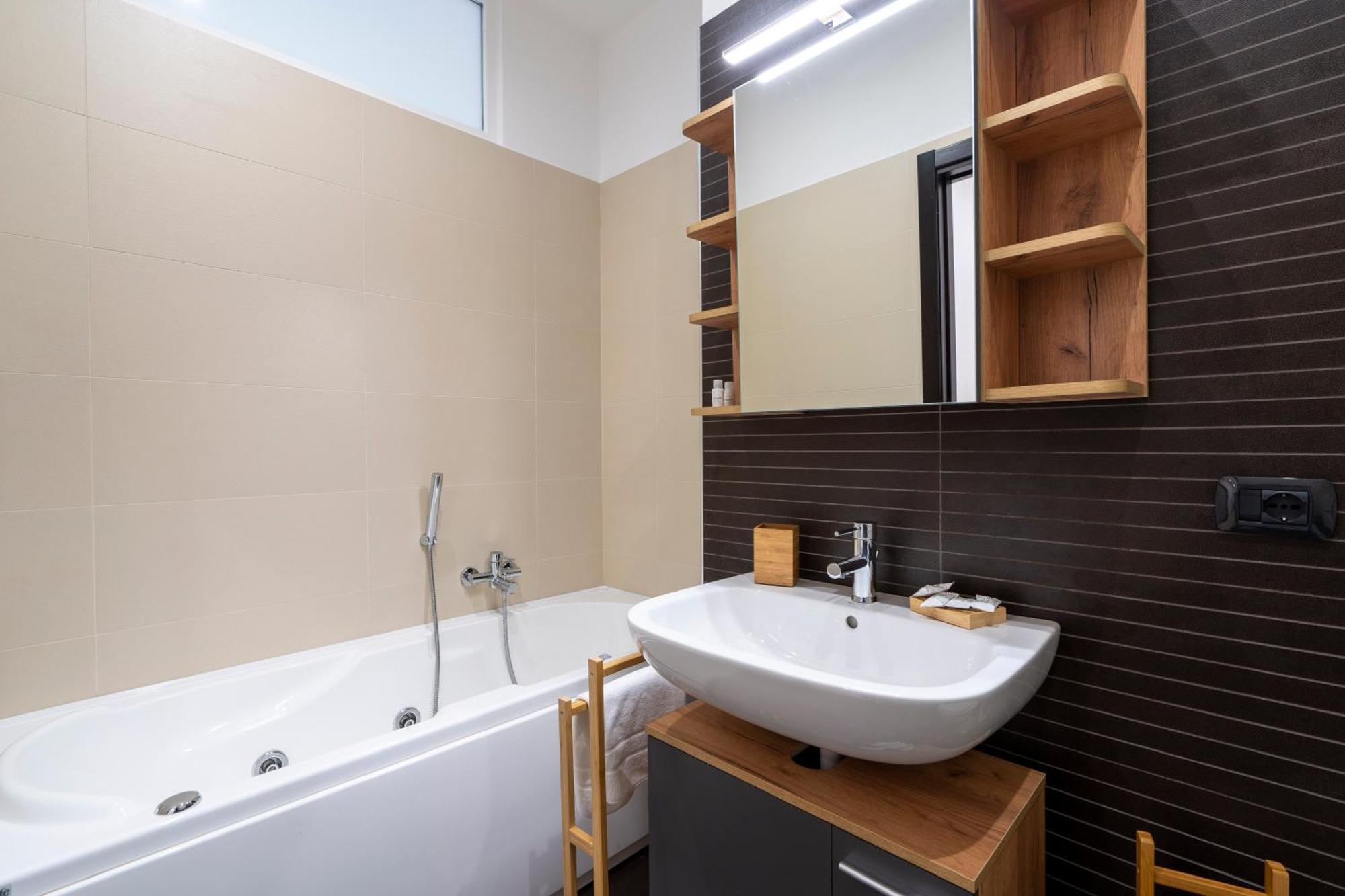 Boscoincitta Apt With Garage And Whirlpool Tub Bari Exterior foto